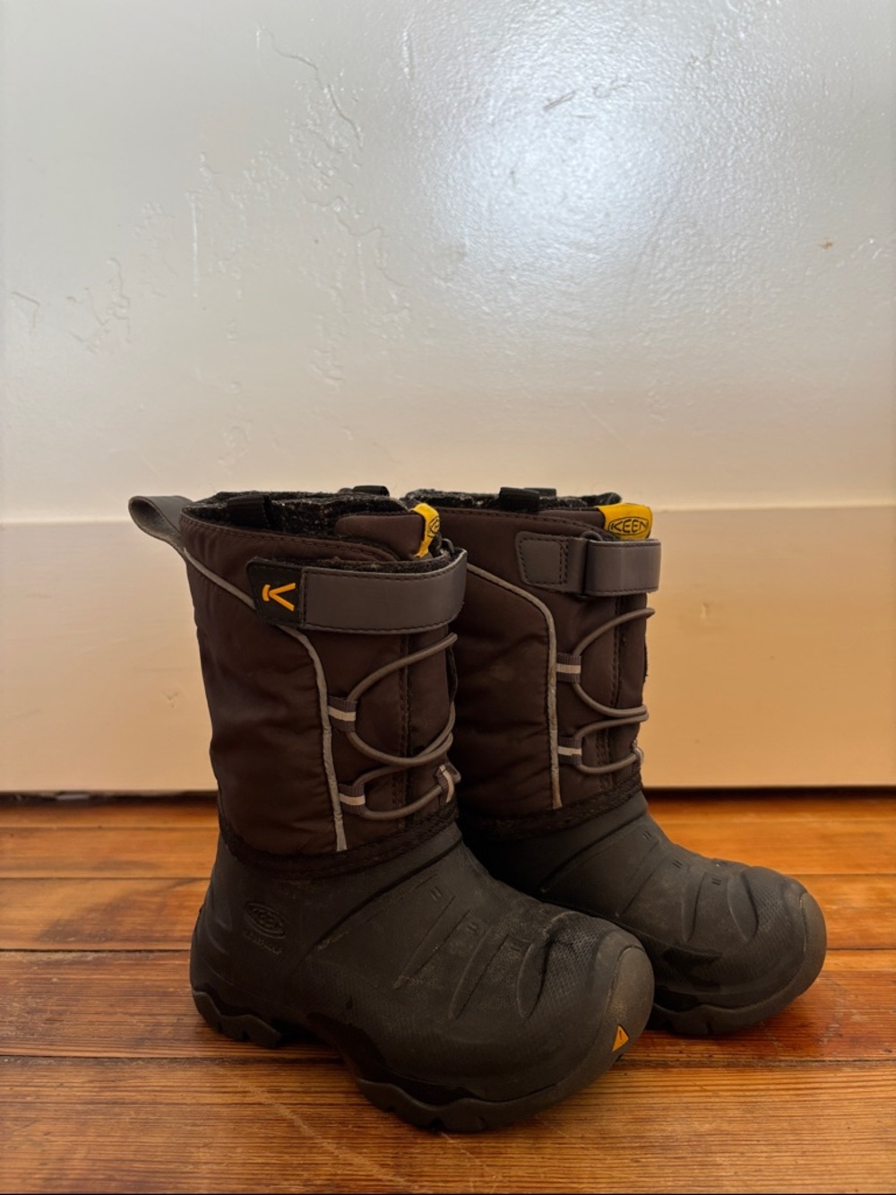 KEEN Kids Brown and Black Insulated Snow Boots with Yellow Accents